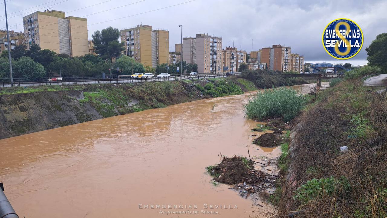El Tamarguillo, cargado de agua este miércoles.