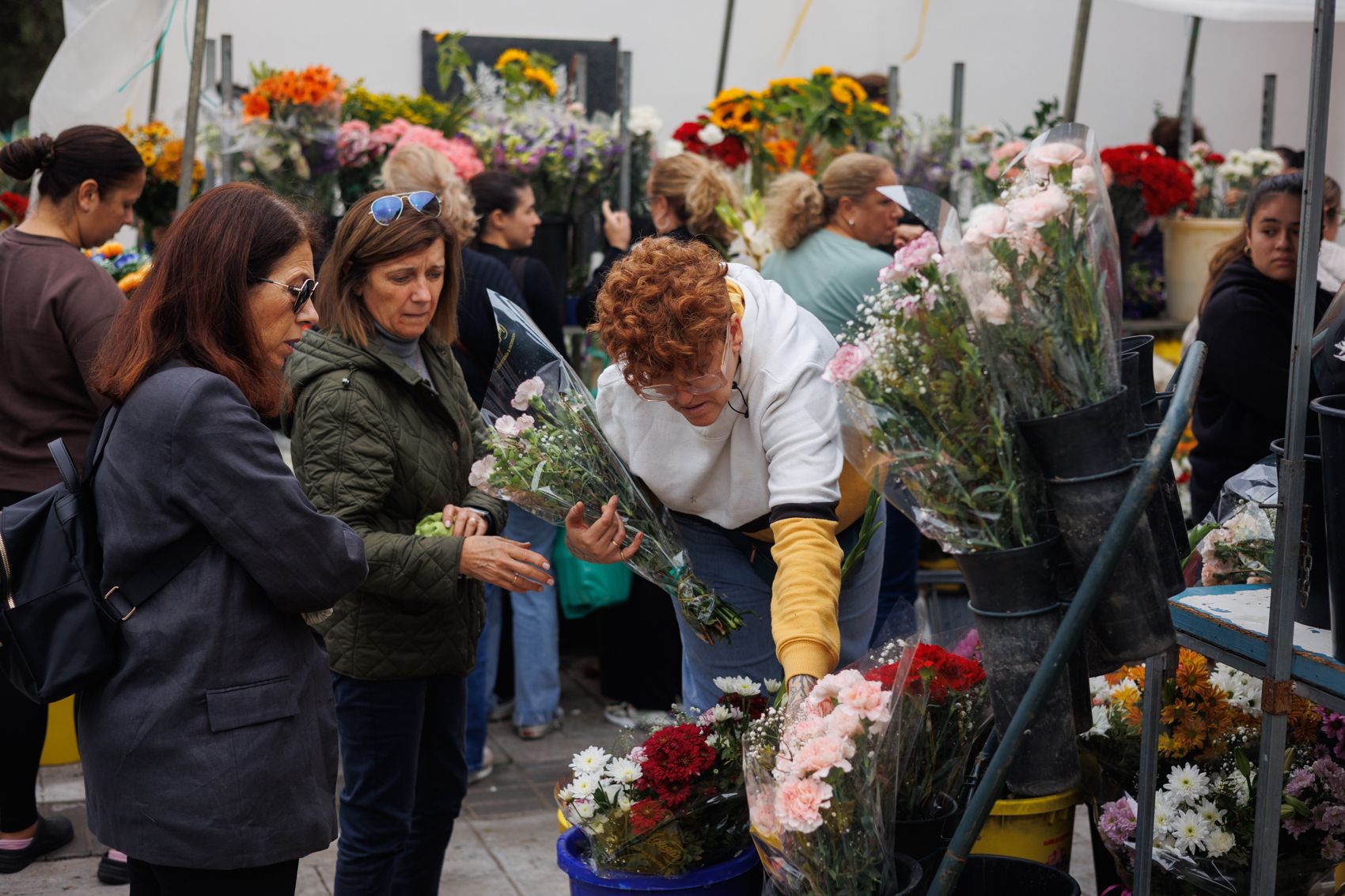 Un inusual Día de Todos los Santos en el cementerio de Jerez