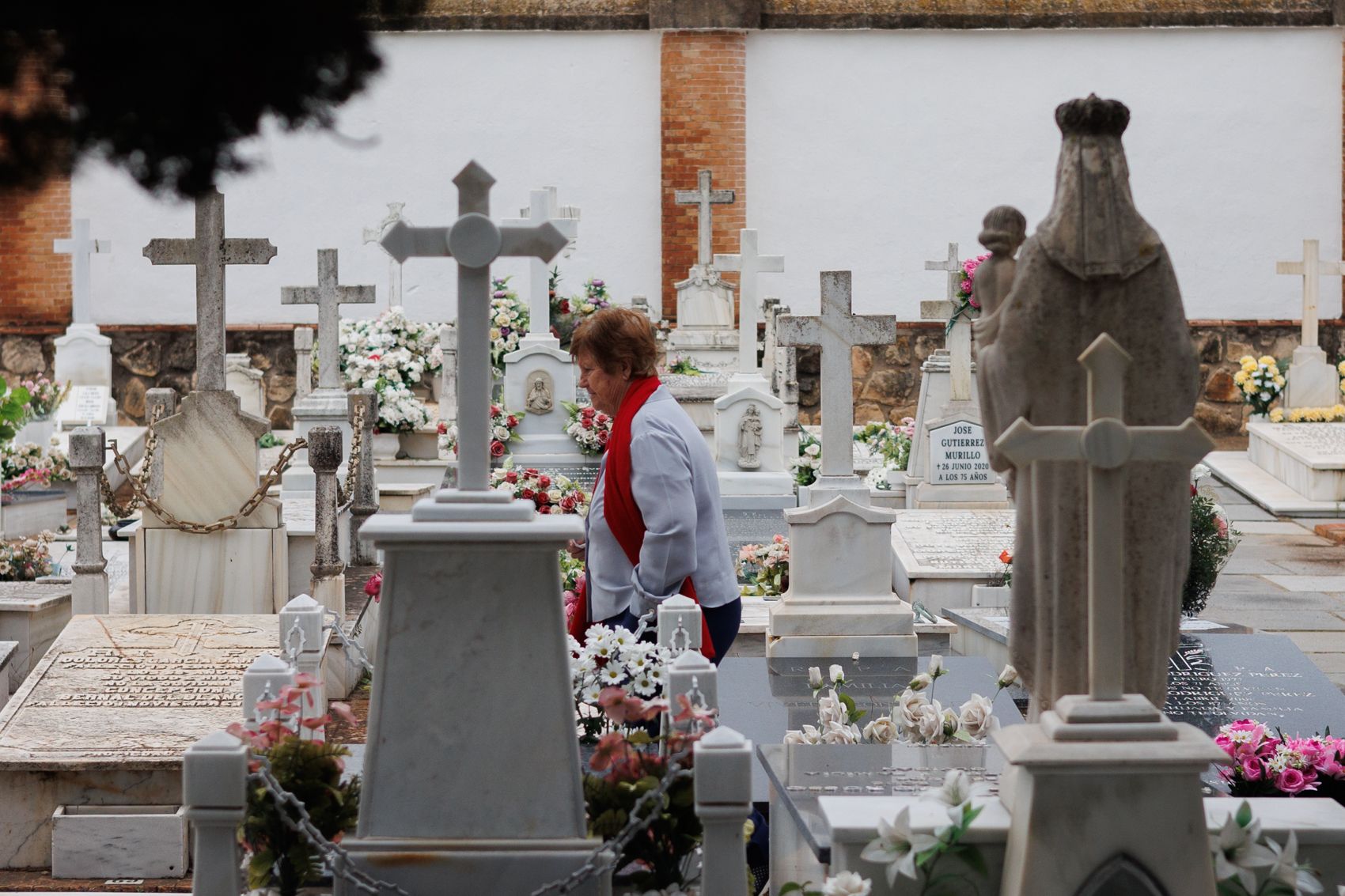 Un inusual Día de Todos los Santos en el cementerio de Jerez