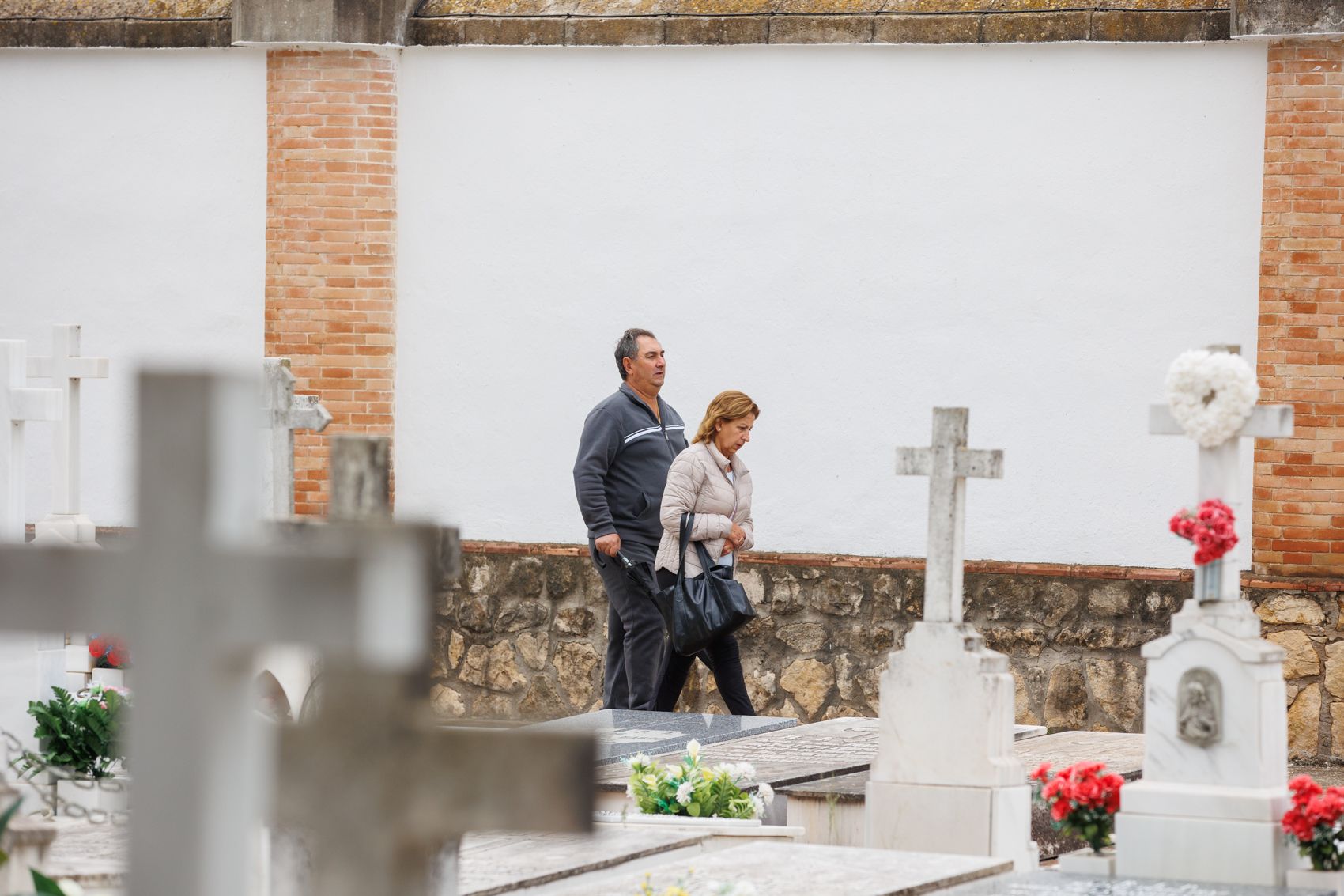 Un inusual Día de Todos los Santos en el cementerio de Jerez
