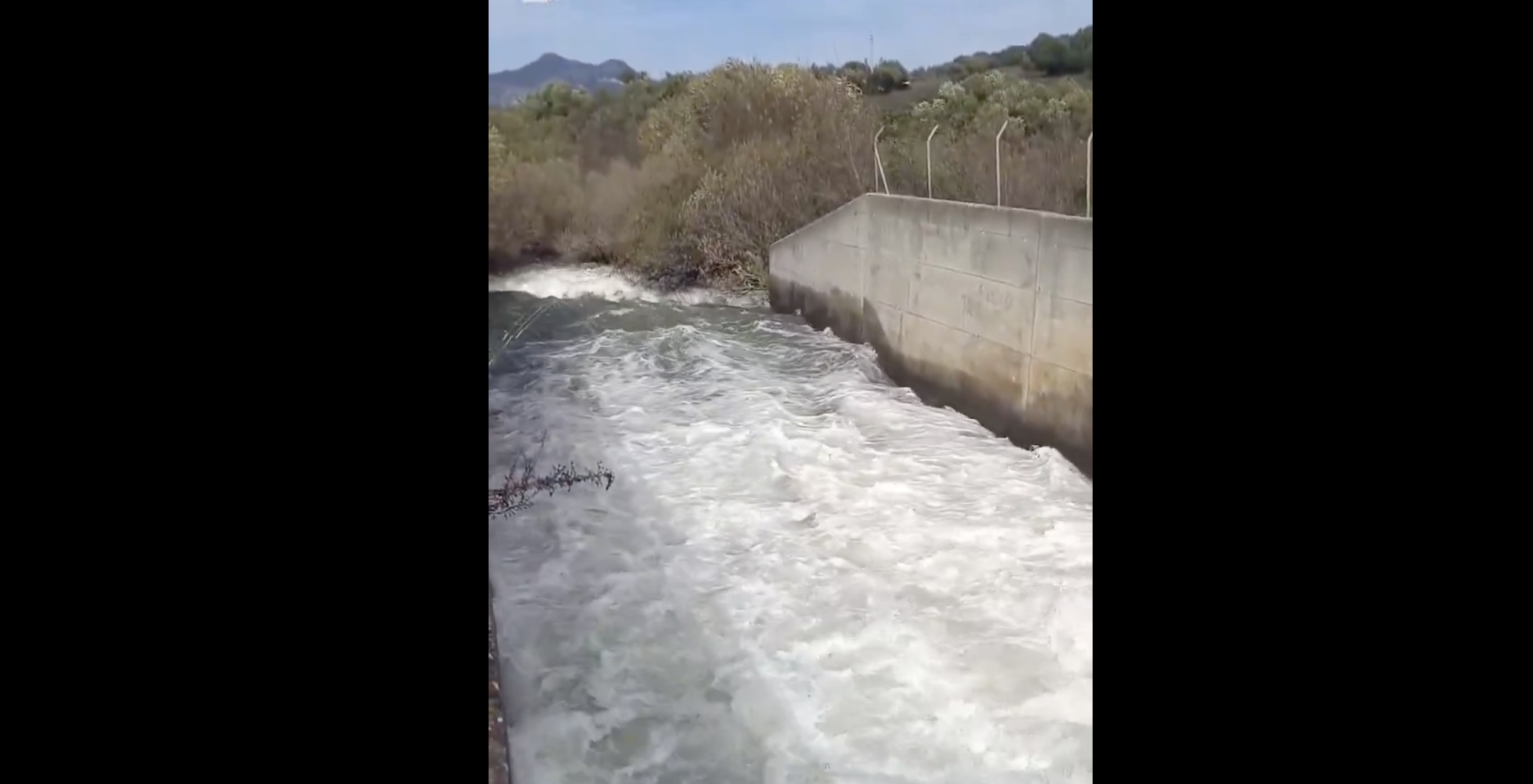 El trasvase del Guadiaro al Majaceite en la Sierra beneficia al pantano de Los Hurones, que está al 74% tras haber estado a menos de un tercio a comienzos de año.