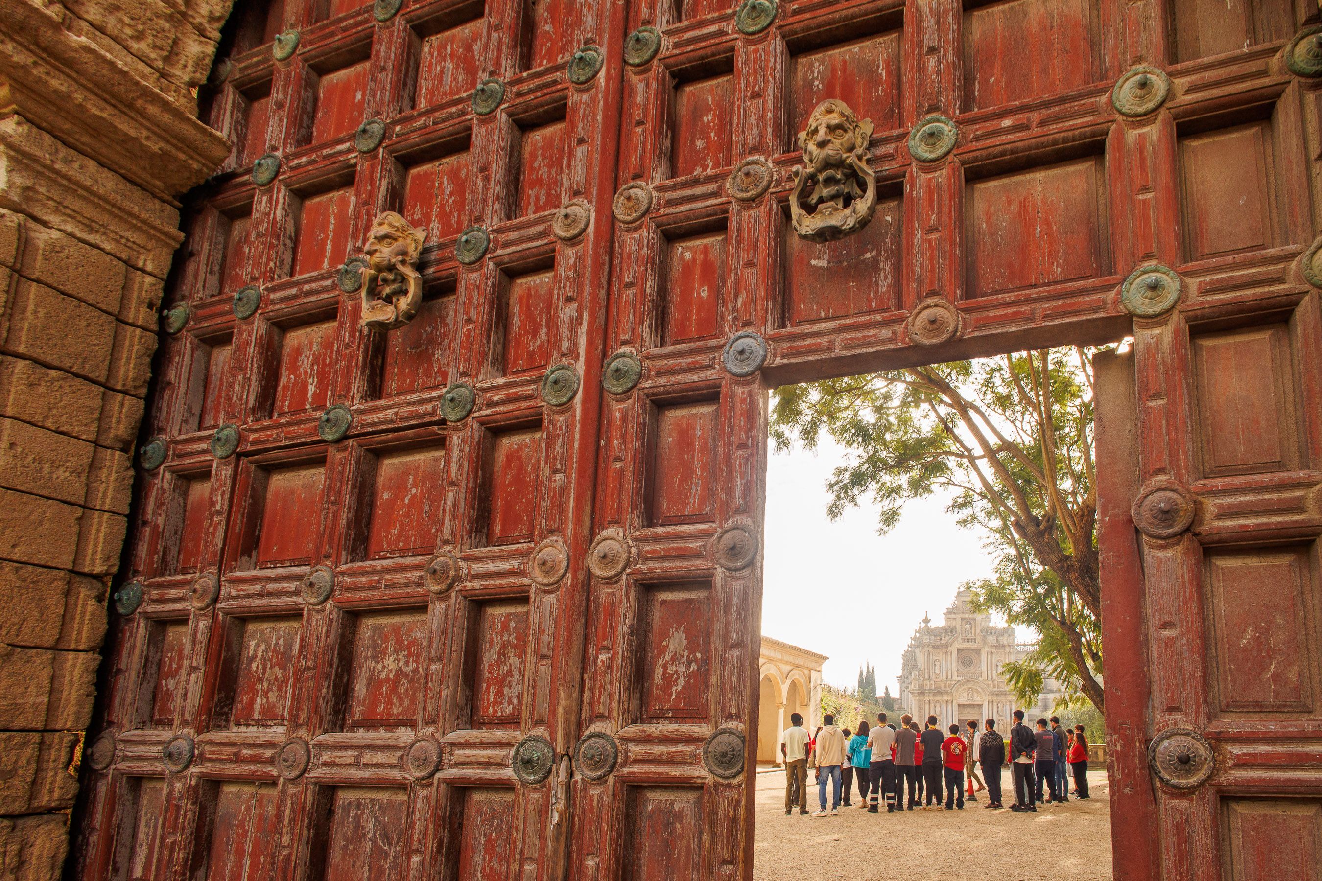 Visitas en la Cartuja de Jerez, en una imagen de archivo.