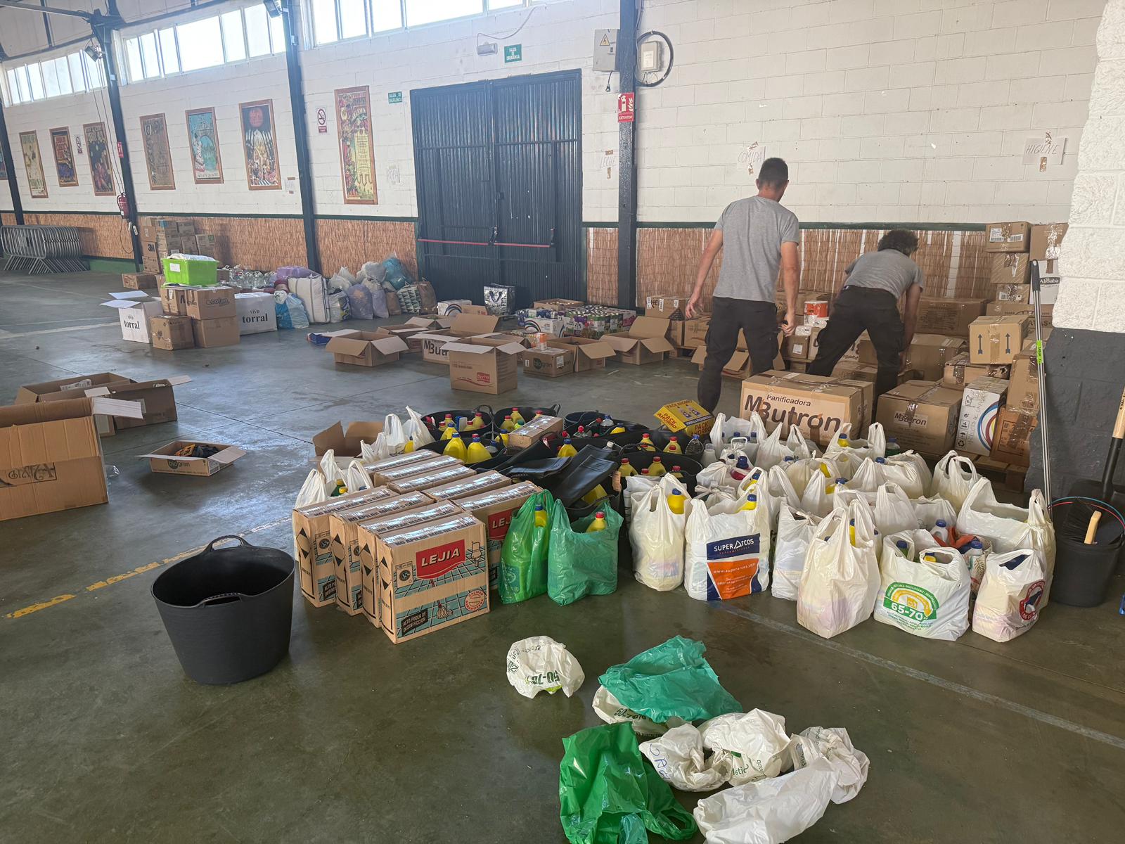 Productos donados y recogidos en distintos puntos de Puerto Real.