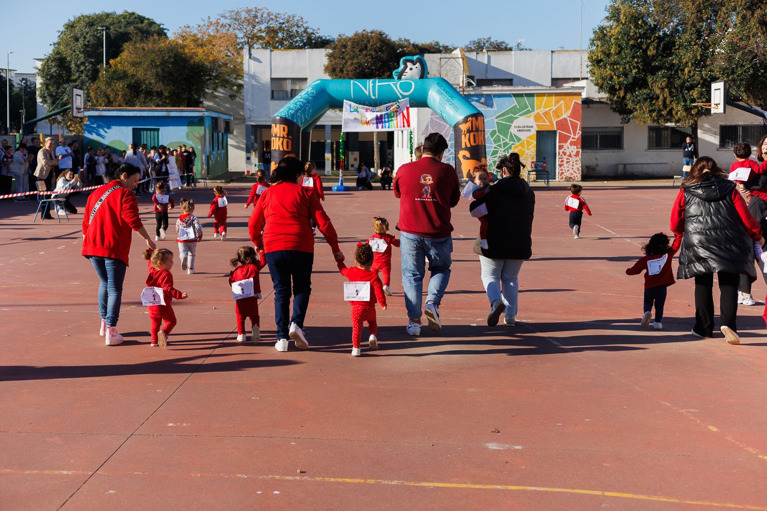 Las imágenes de la carrera solidaria por Martín, el X Men de Jerez
