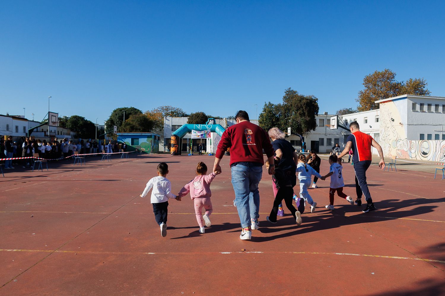 Las imágenes de la carrera solidaria por Martín, el X Men de Jerez