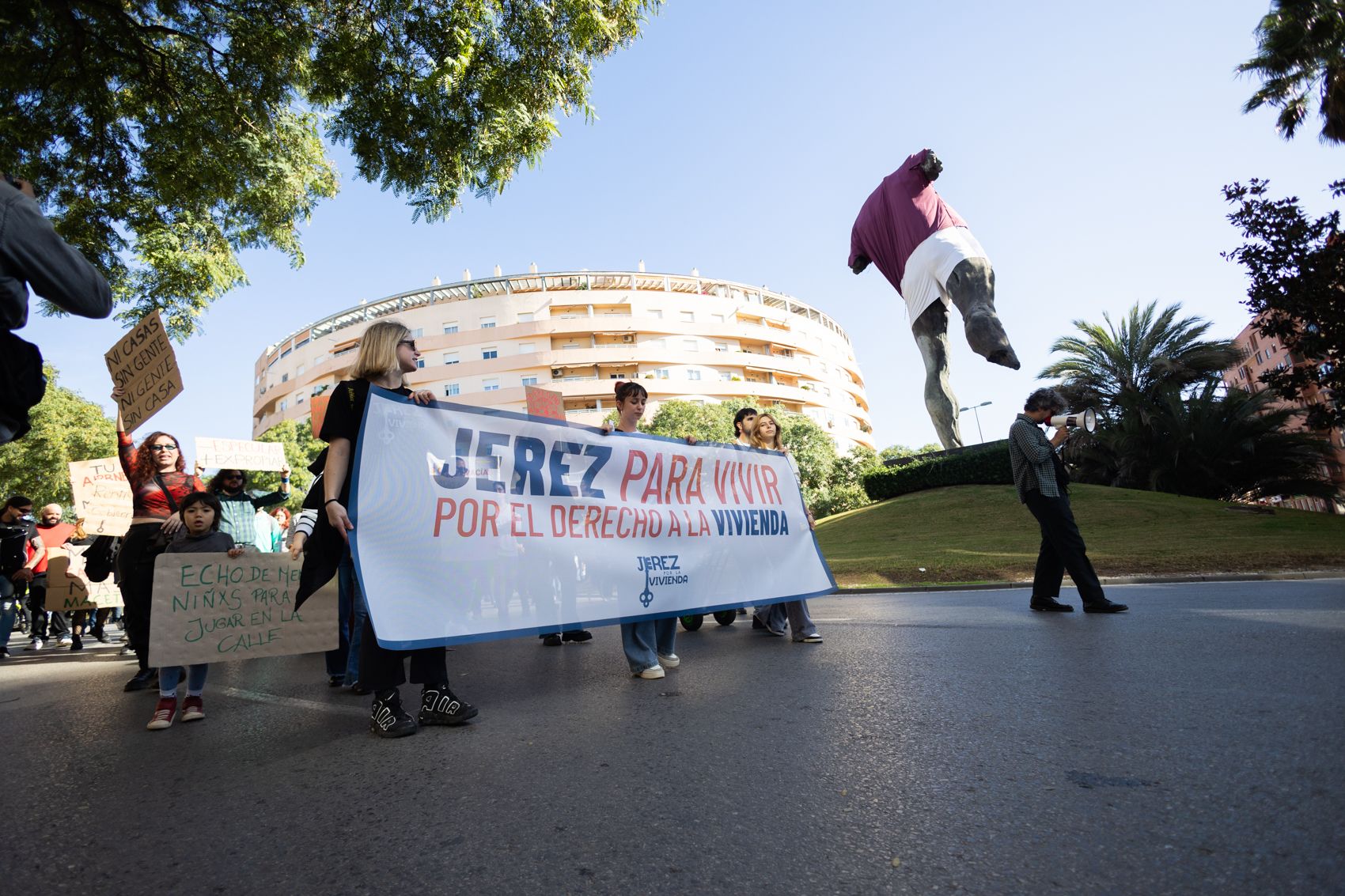  Multitudinaria manifestación por el derecho a una vivienda digna en Jerez