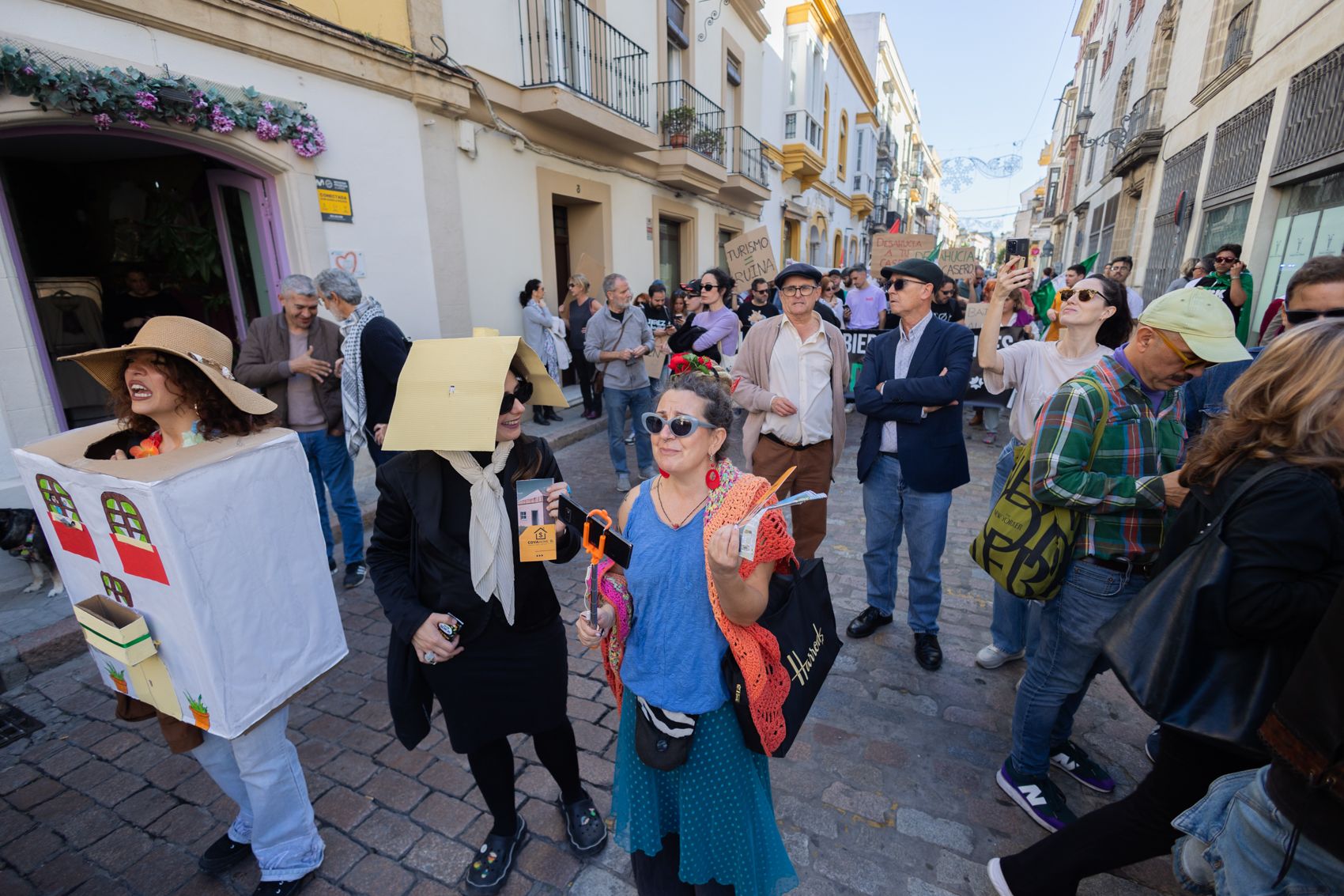  Multitudinaria manifestación por el derecho a una vivienda digna en Jerez