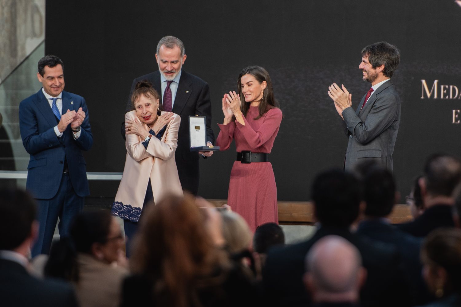 La incombustible Gemma Cuervo, recibiendo su Medalla de Oro al Mérito en las Bellas Artes 2023,