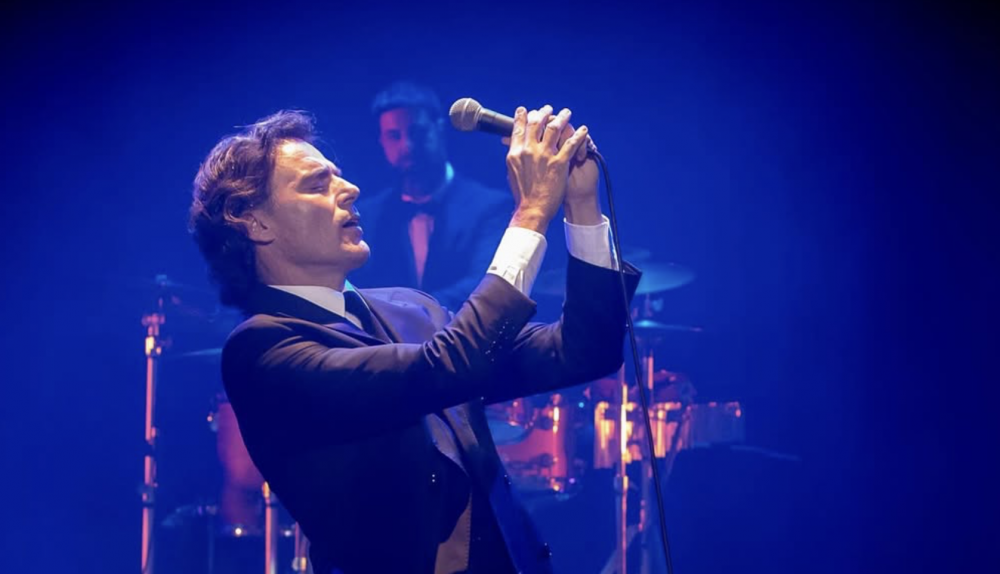 Diego Ramos, empresario que recorre España haciendo un tributo a Julio Iglesias.