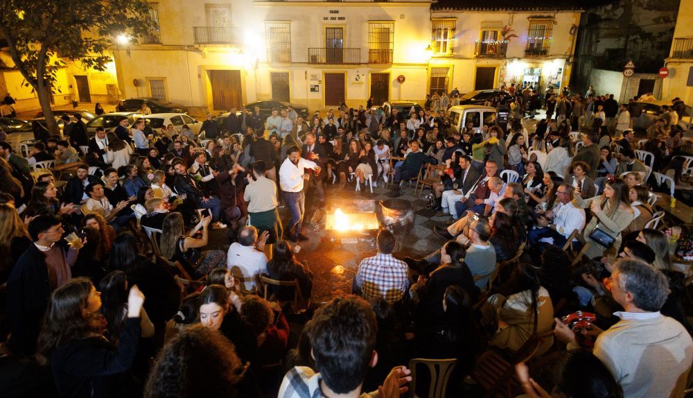 Zambomba en la plaza de San Lucas de Jerez, el año pasado. Zambomba en la plaza de San Lucas de Jerez, el año pasado.