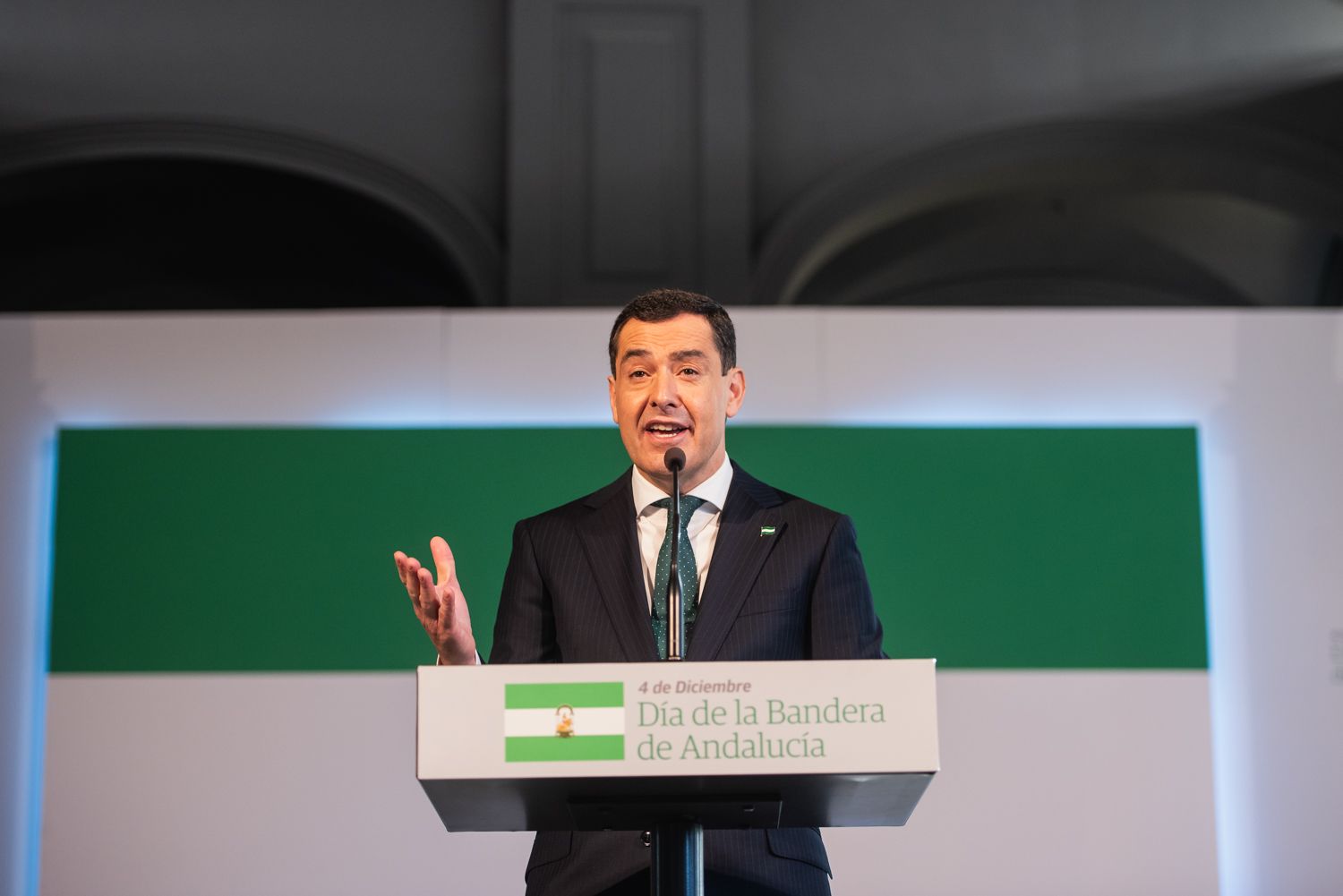 Juanma Moreno ha destacado el valor de la Constitución Española.