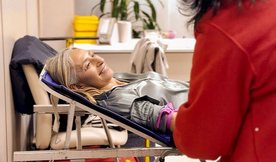 La consejera de Salud, en una donación de sangre.