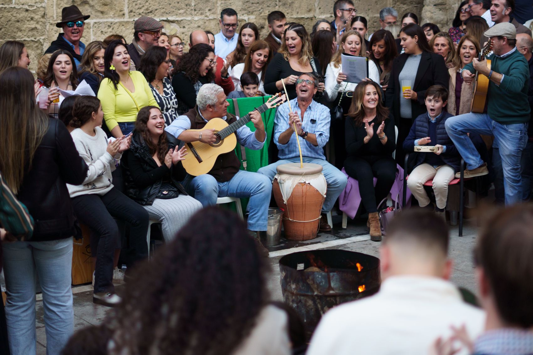 El viernes de Zambombas del Día de la Constitución, en imágenes.