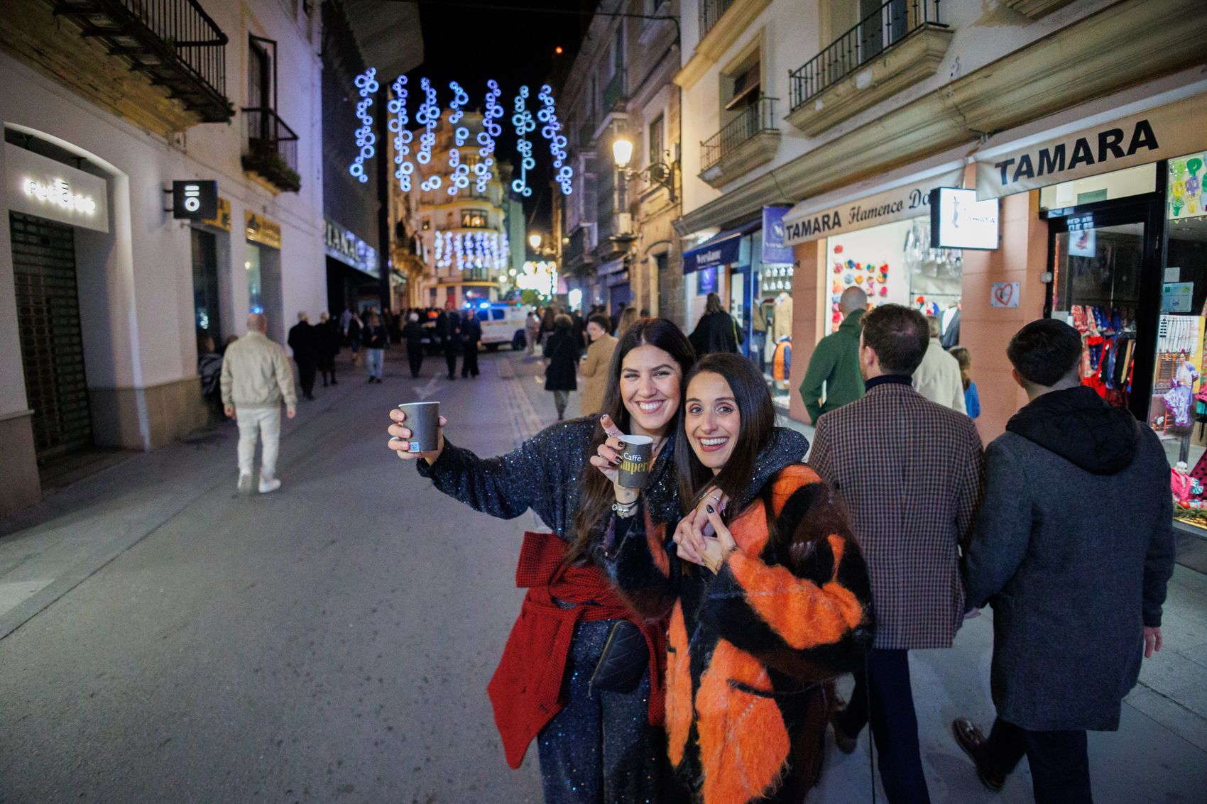 El viernes de Zambombas del Día de la Constitución, en imágenes.