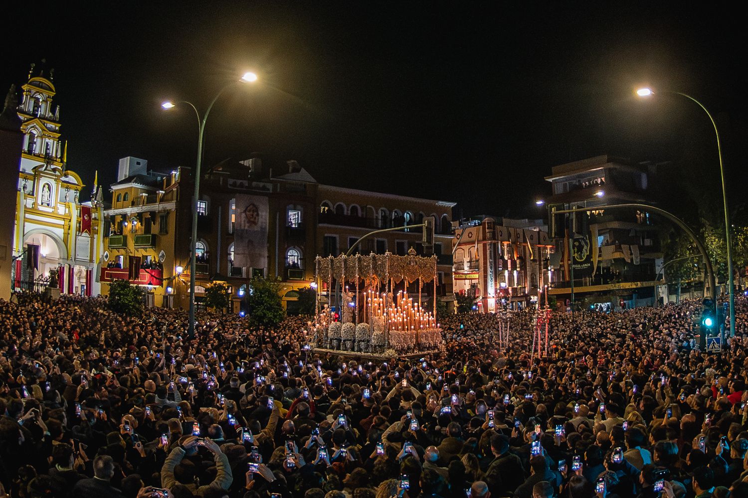 La Macarena, en la noche previa a la Magna.