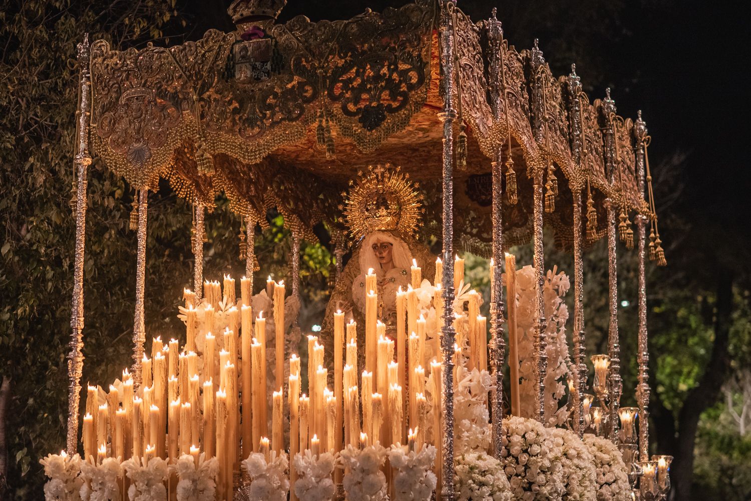 La Macarena, en la noche previa a la Magna.