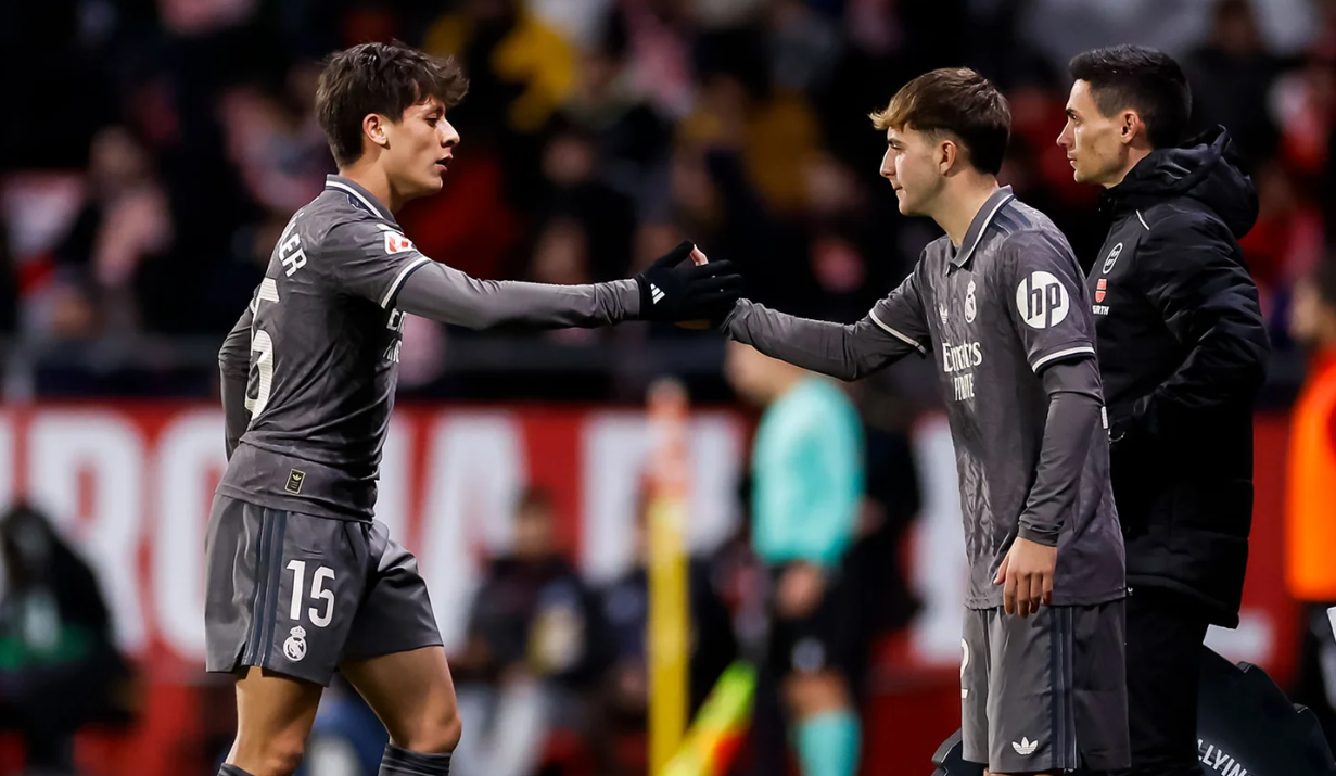 Yáñez, en su debut con el Real Madrid, en una imagen del equipo blanco.
