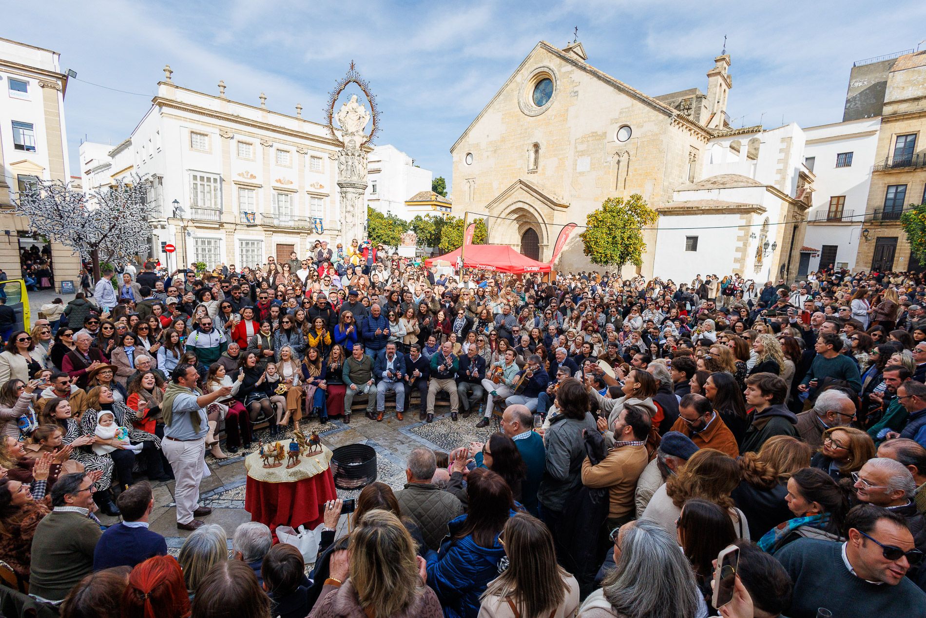 La Zambomba BIC celebrada en la plaza de la Asunción de Jerez, en 2024.