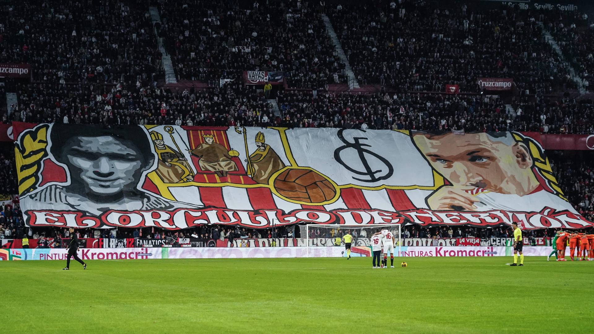 Tifo de despedida a Jesús Navas. Tifo de despedida a Jesús Navas.
