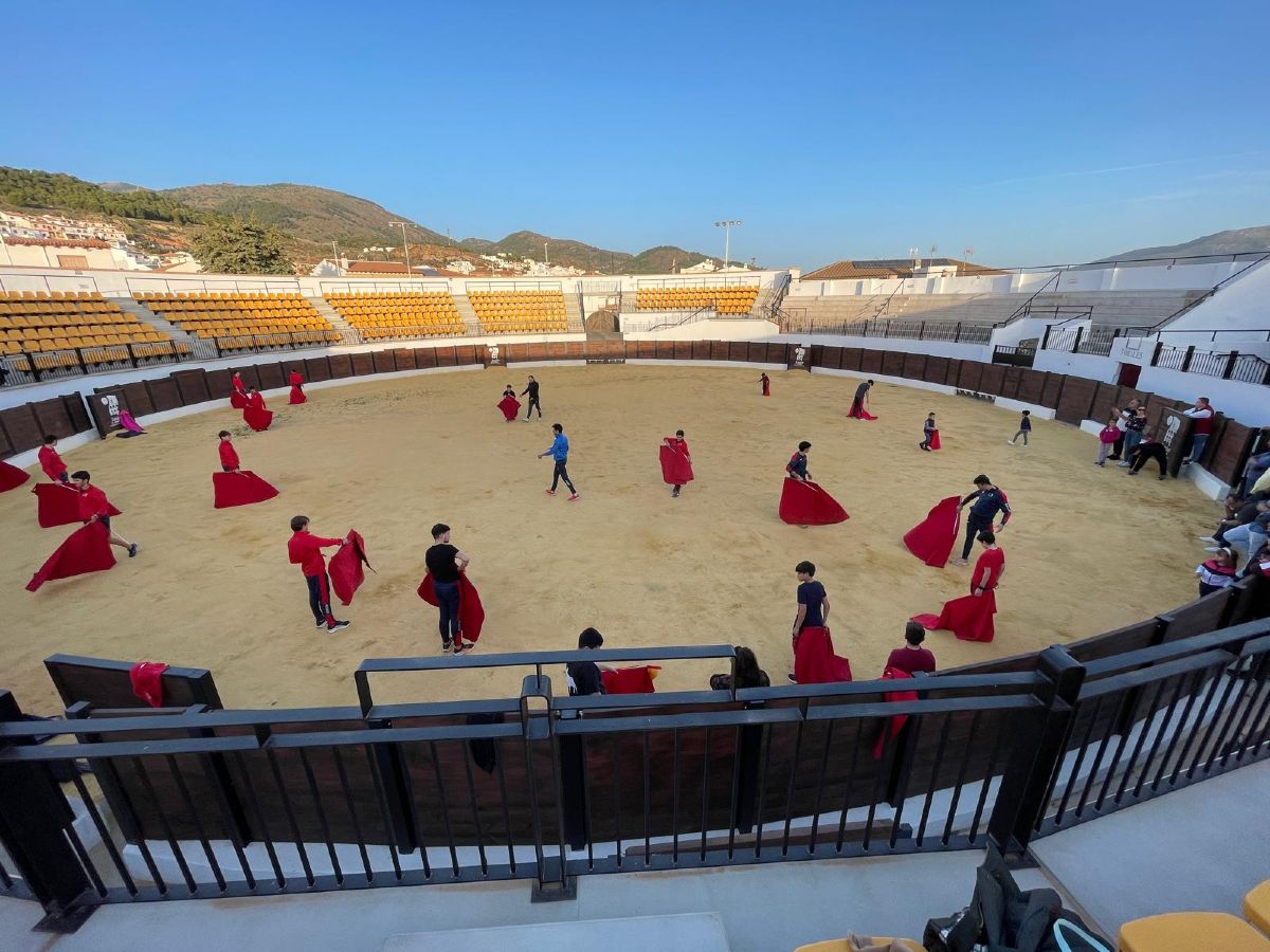 Una jornada en Almería con menores, promovida por la Junta, con fondos del Ministerio de Igualdad.