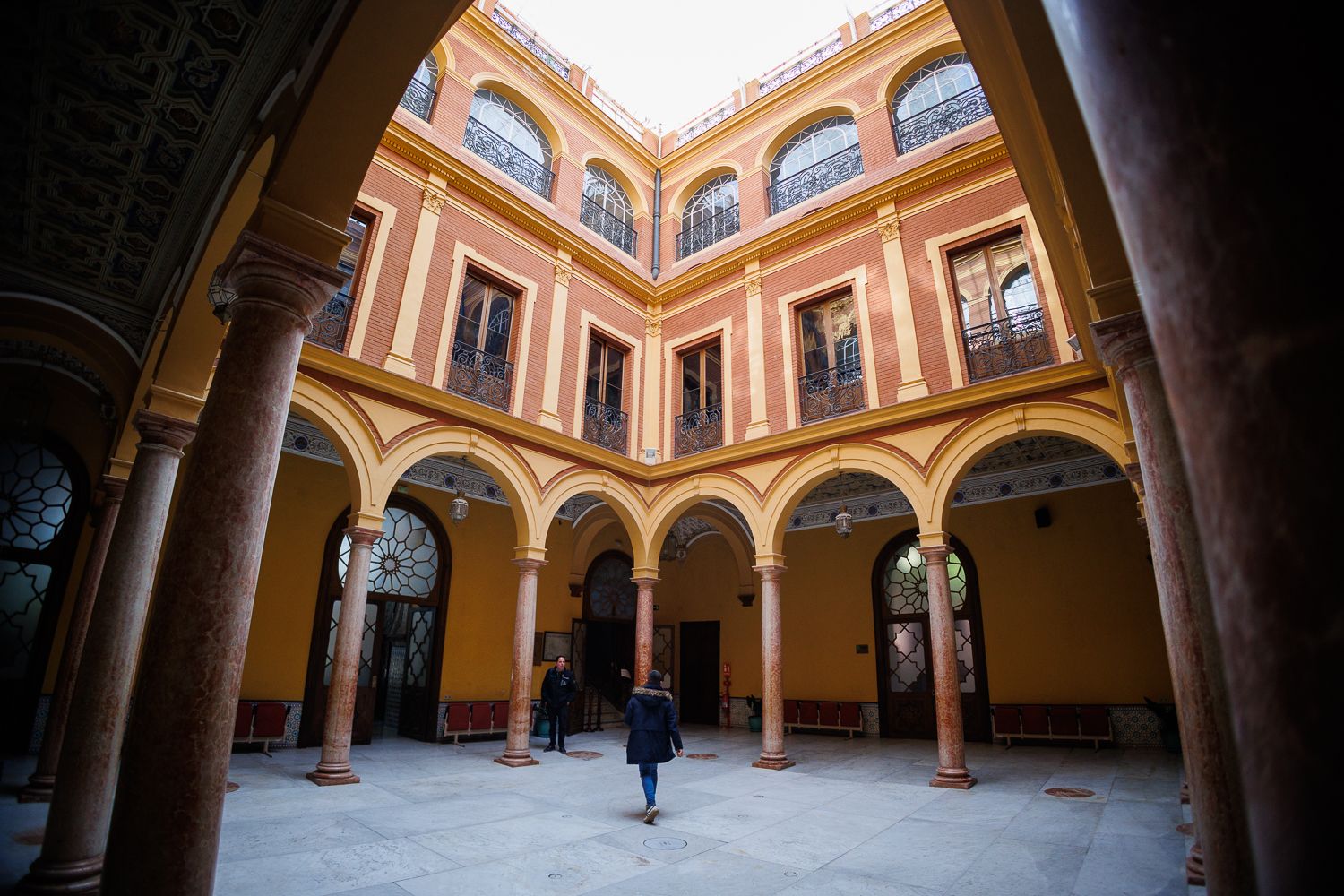 Imagen del interior del Ayuntamiento de Sanlúcar,