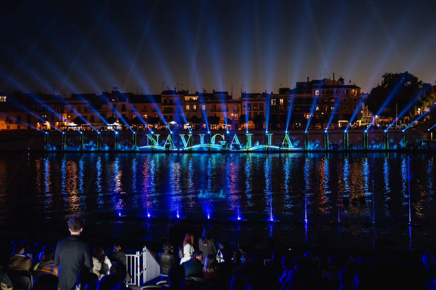 Así es Navigalia 2024, el espectáculo navideño del Guadalquivir en Sevilla