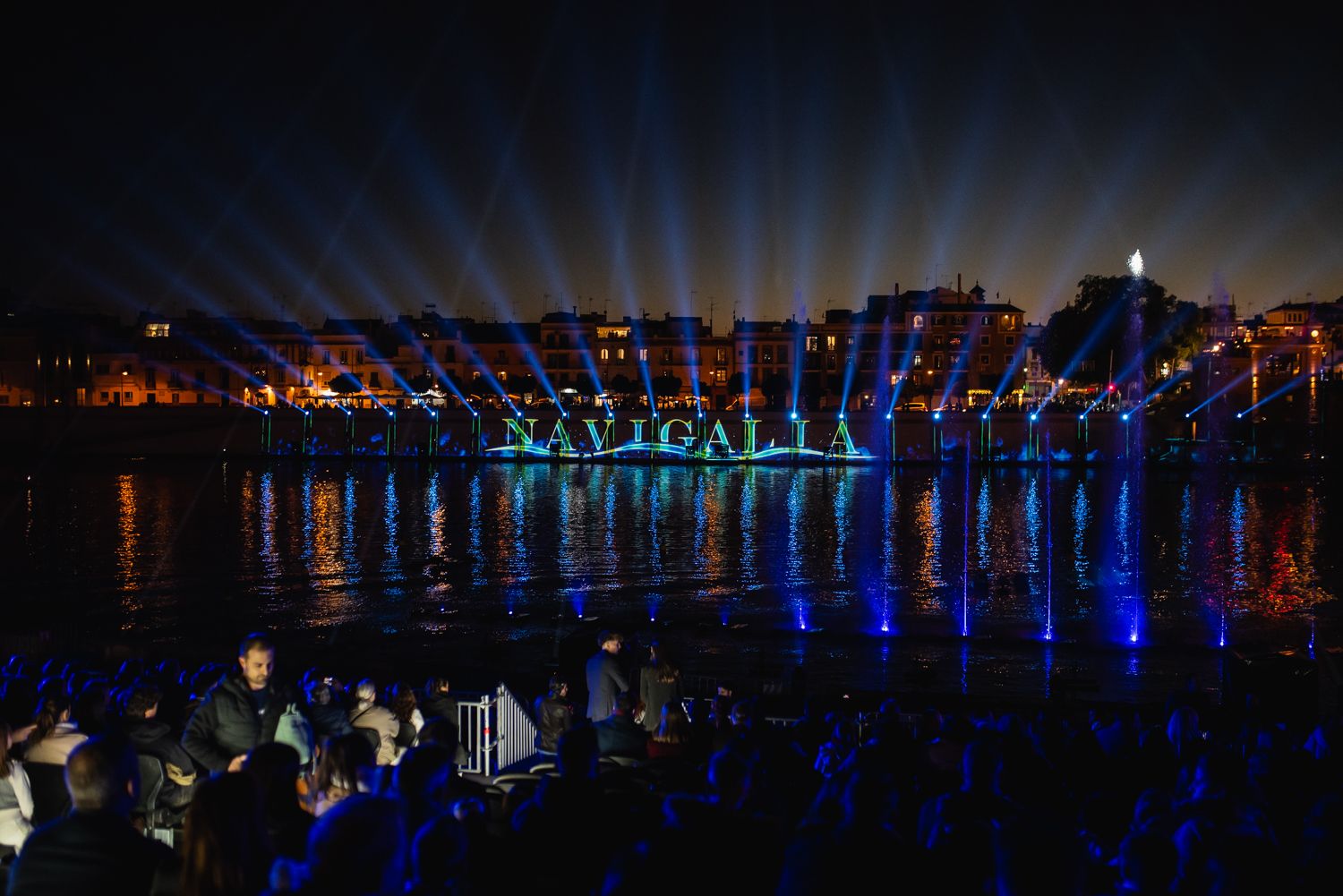 Así es Navigalia 2024, el espectáculo navideño del Guadalquivir en Sevilla