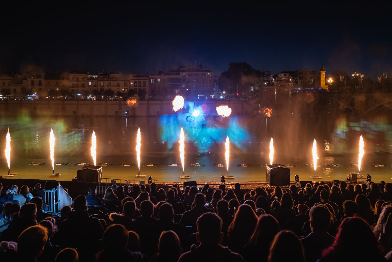 Así es Navigalia 2024, el espectáculo navideño del Guadalquivir en Sevilla