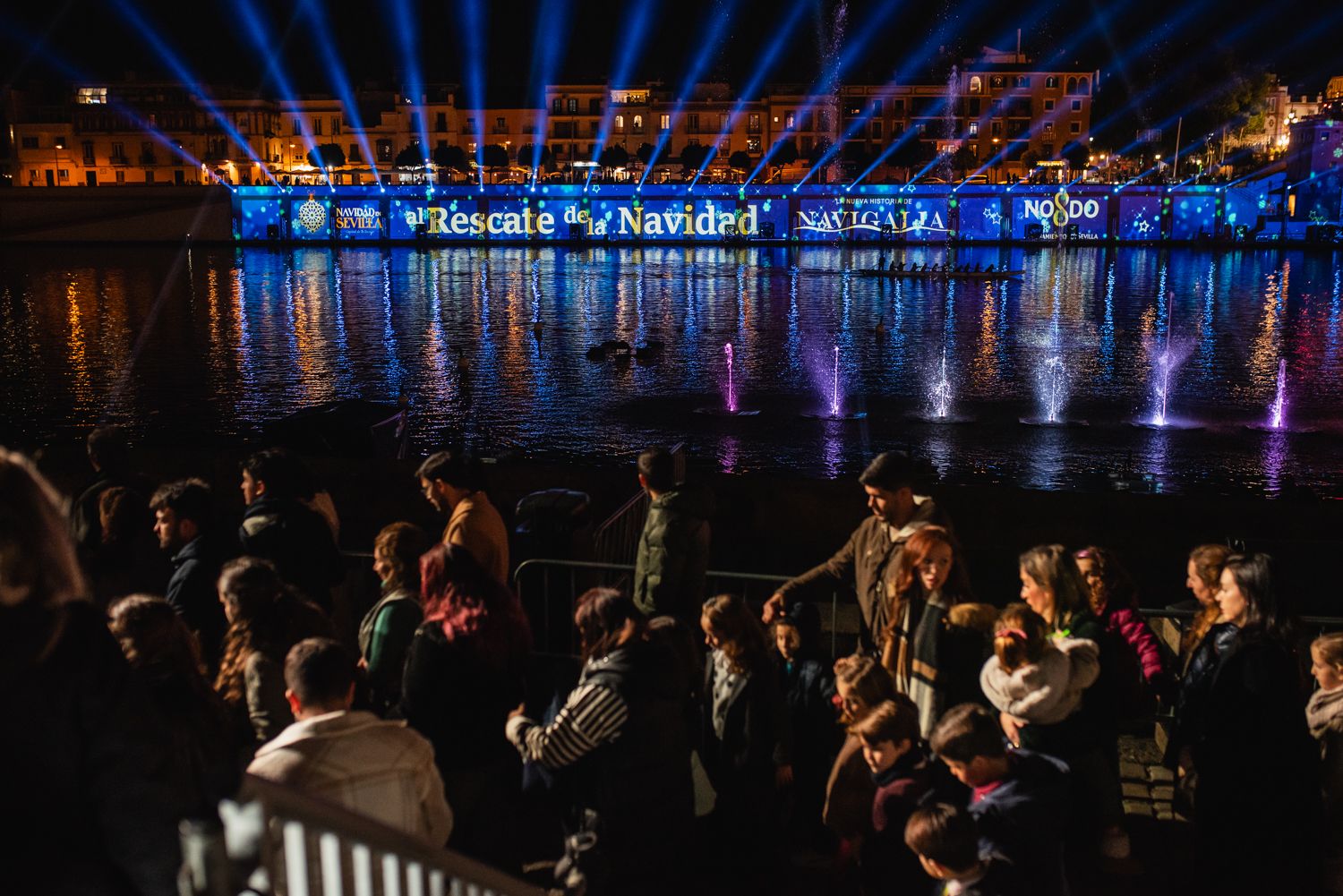 Así es Navigalia 2024, el espectáculo navideño del Guadalquivir en Sevilla