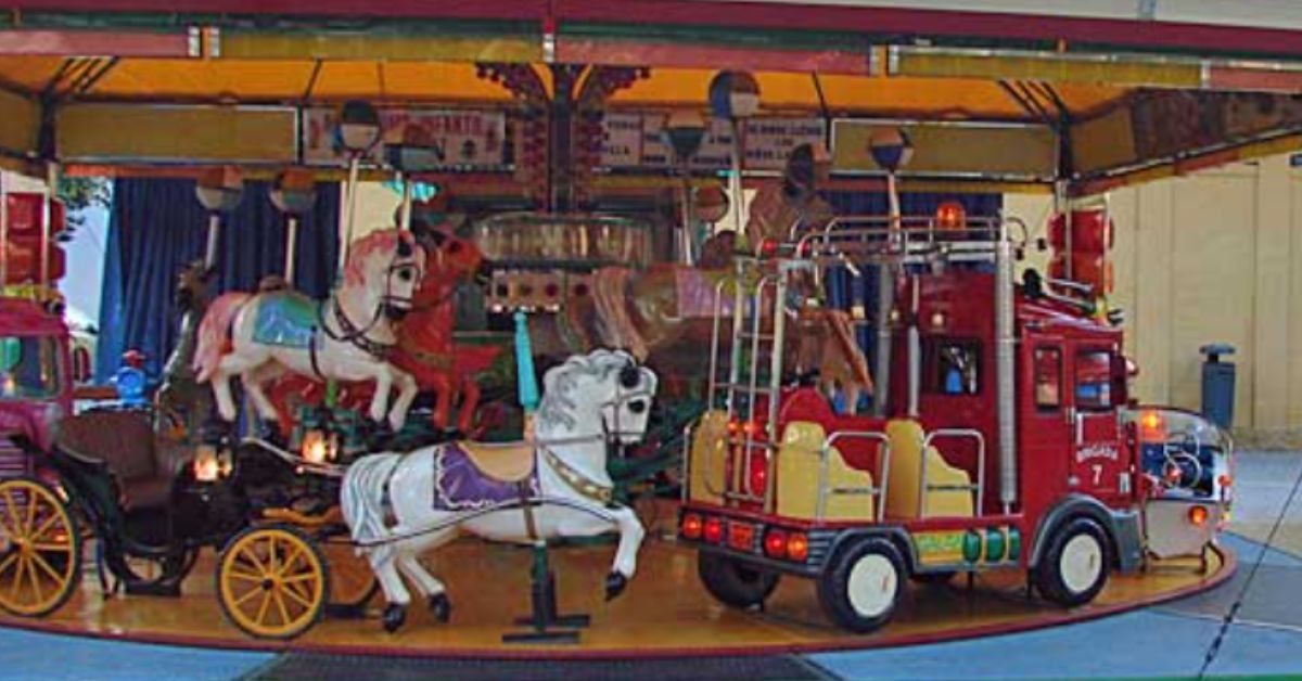 Una imagen del histórico tiovivo de Triana, en Sevilla.