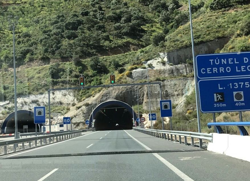 Uno de los túneles de la AP-46, en Málaga, en una imagen de Wikipedia.