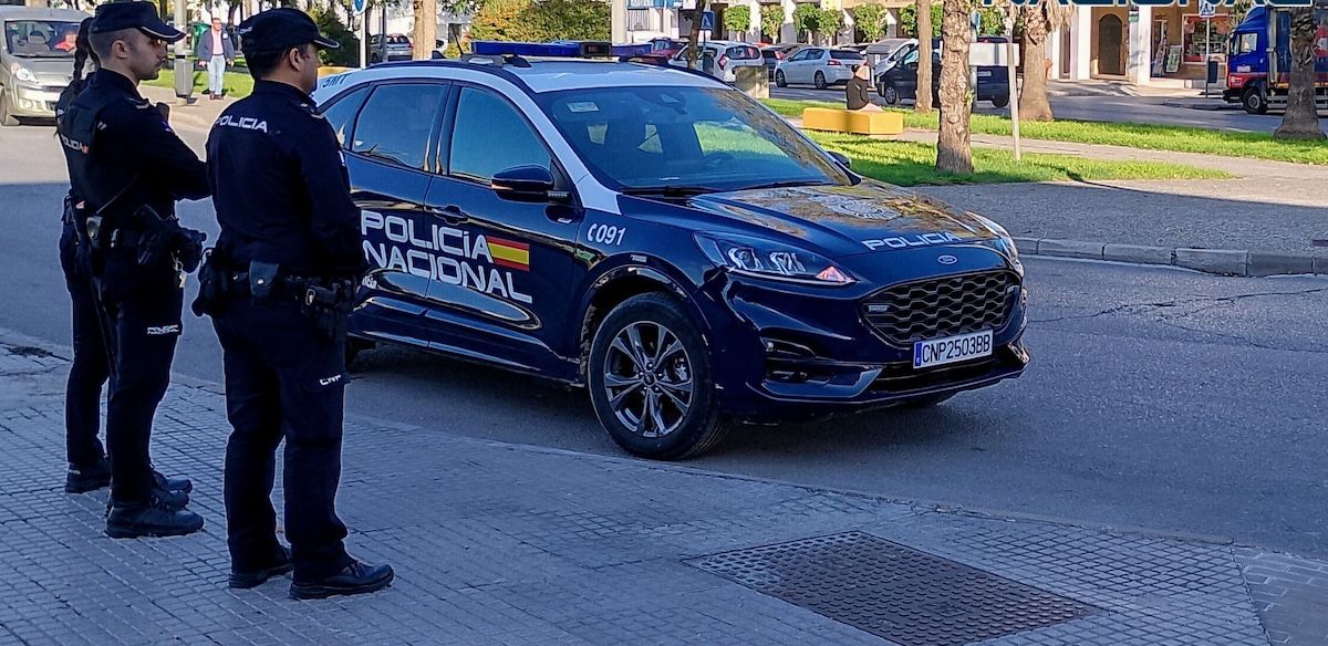 Agentes de Policía Nacional en Jerez. Agentes de Policía Nacional en Jerez.