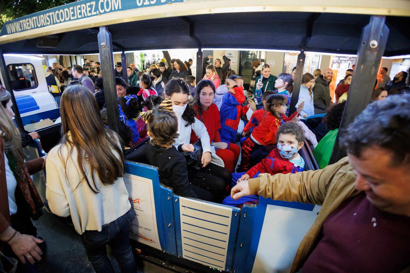 Imágenes de la cabalgata de la Cartera Real por las calles de Jerez