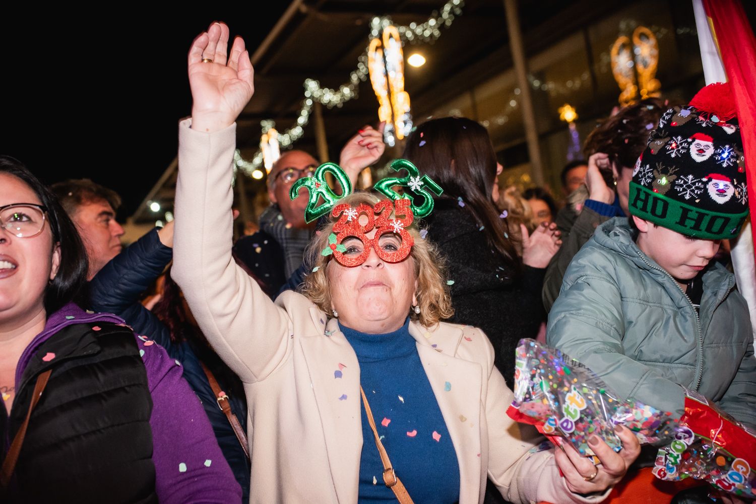 Camas adelanta la bienvenida a 2025 con sus tradicionales precampanadas