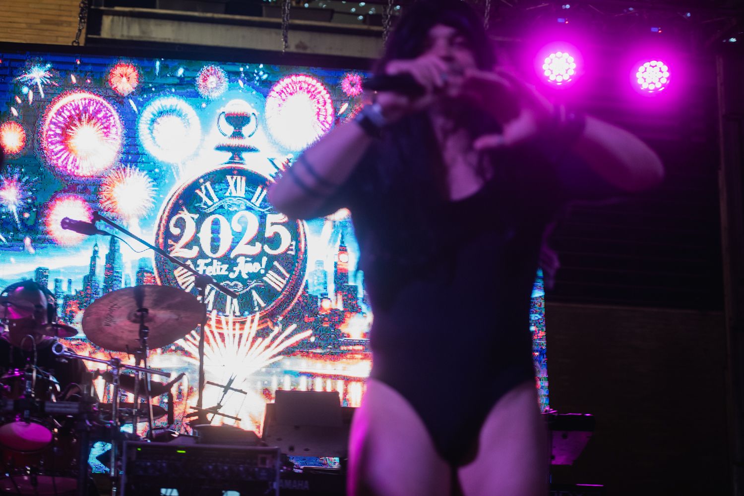 Camas adelanta la bienvenida a 2025 con sus tradicionales precampanadas