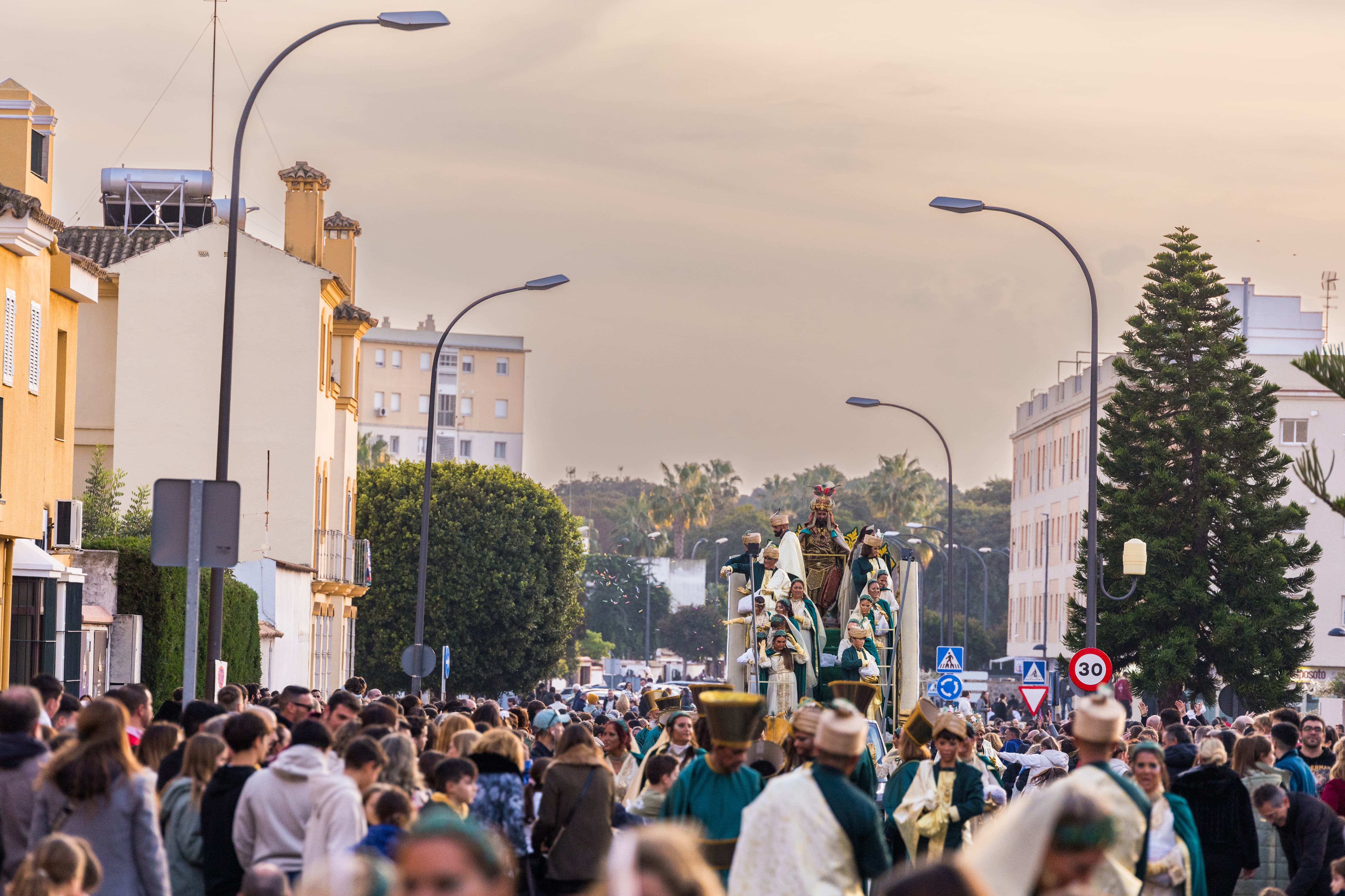 La Cabalgata de Reyes Magos de San Fernando 2025, en imágenes.