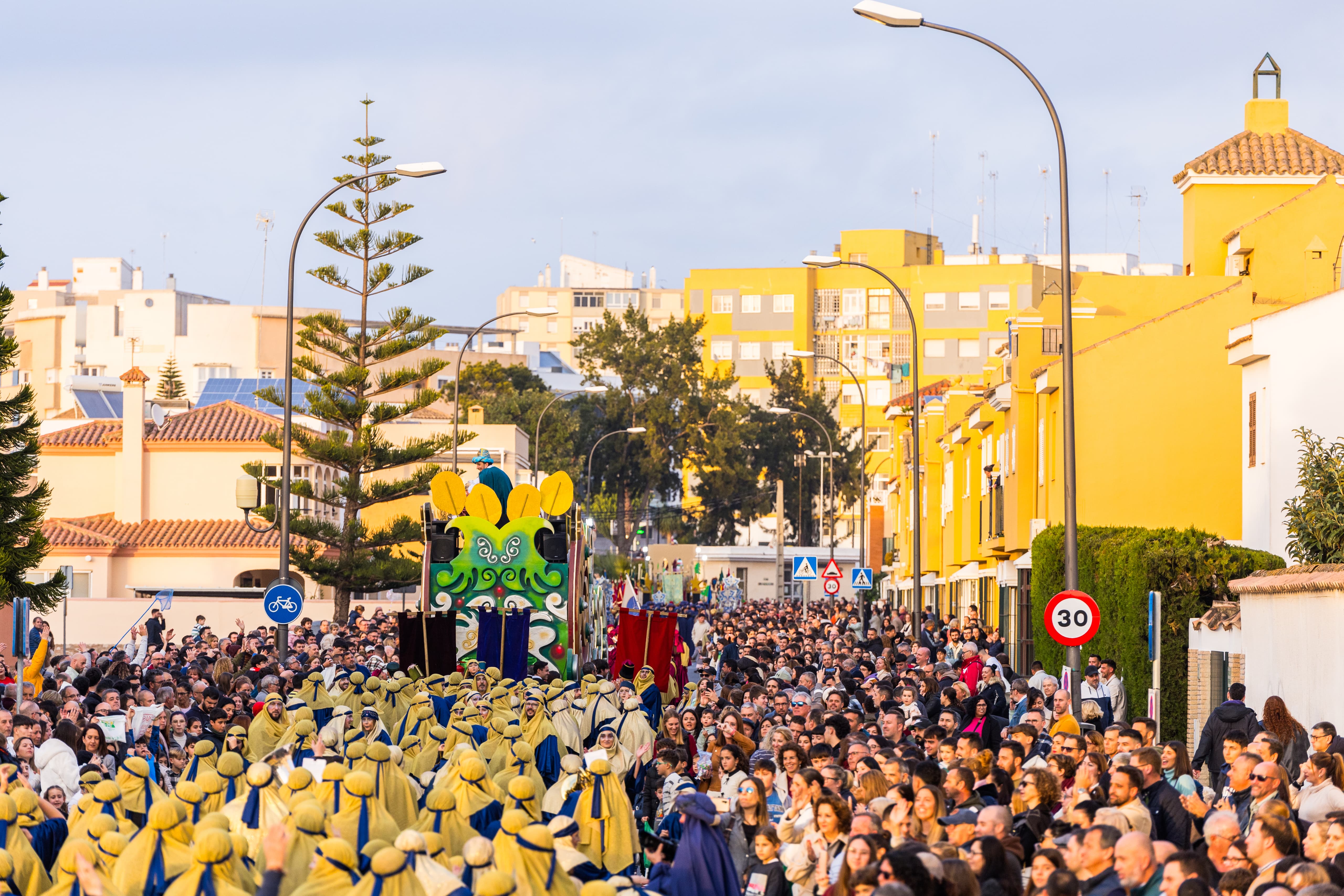 La Cabalgata de Reyes Magos de San Fernando 2025, en imágenes.