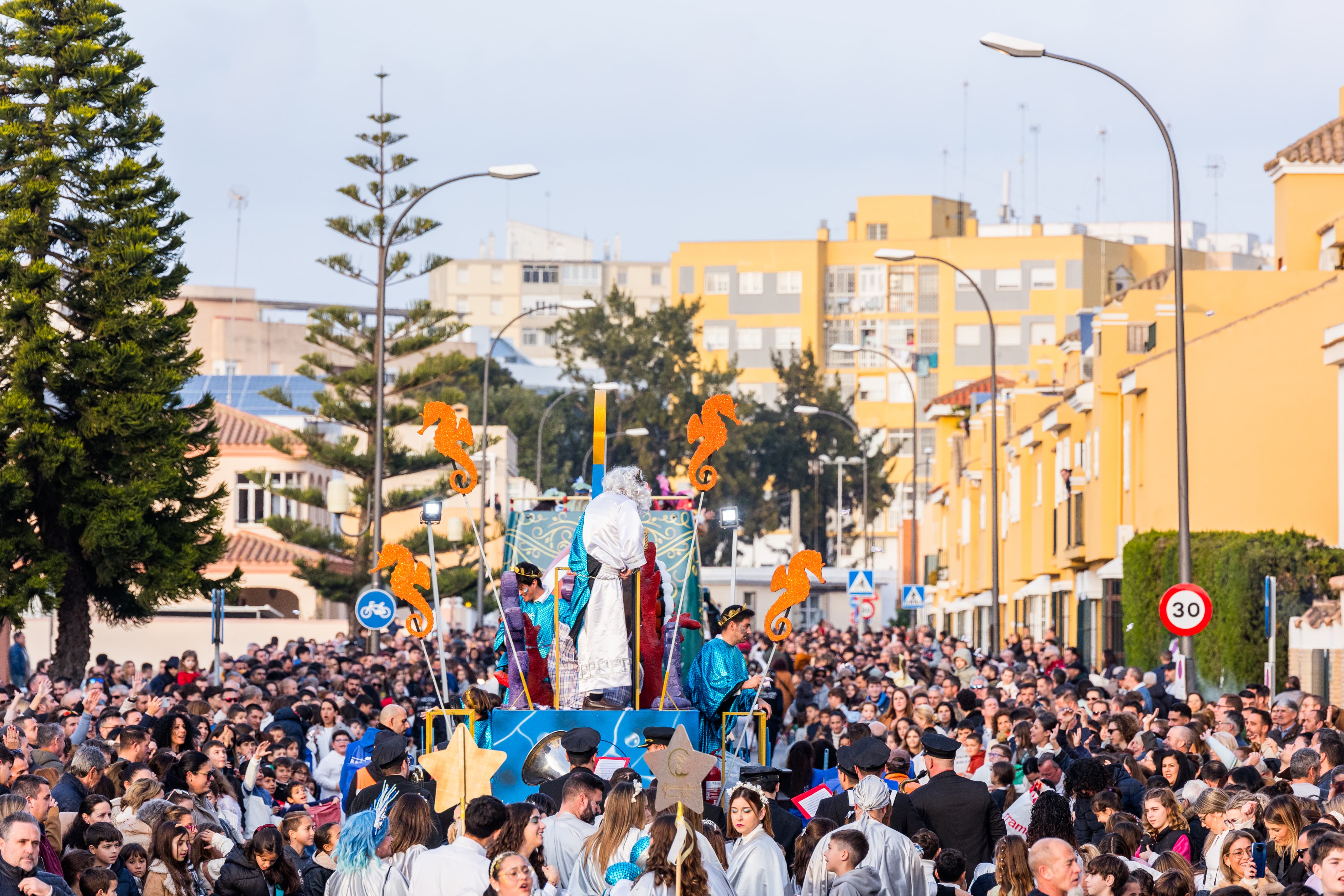 La Cabalgata de Reyes Magos de San Fernando 2025, en imágenes.