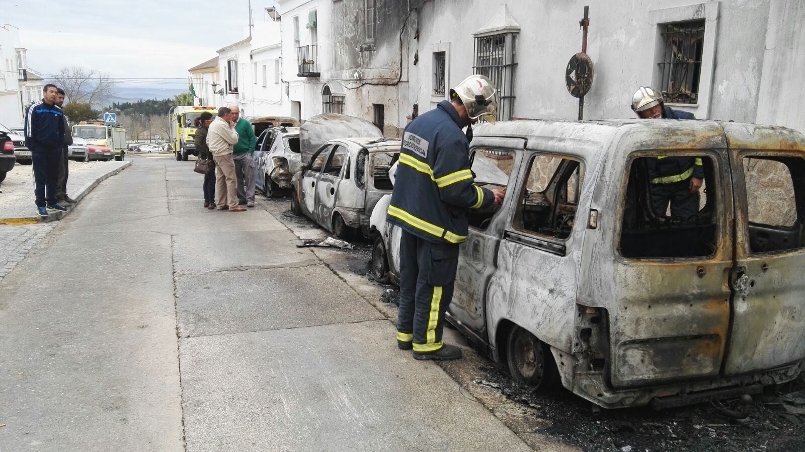2.incendio_vehiculos_medina.15.03.16.jpg