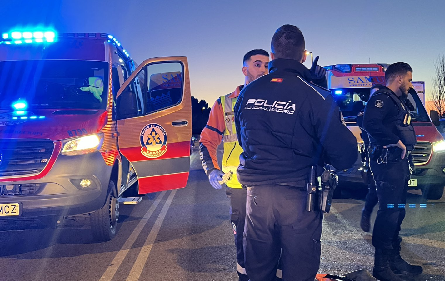 Dispositivo de Emergencias Madrid y Policía tras el atropello mortal en Villaverde, este pasado domingo. Dispositivo de Emergencias Madrid y Policía tras el atropello mortal en Villaverde, este pasado domingo.
