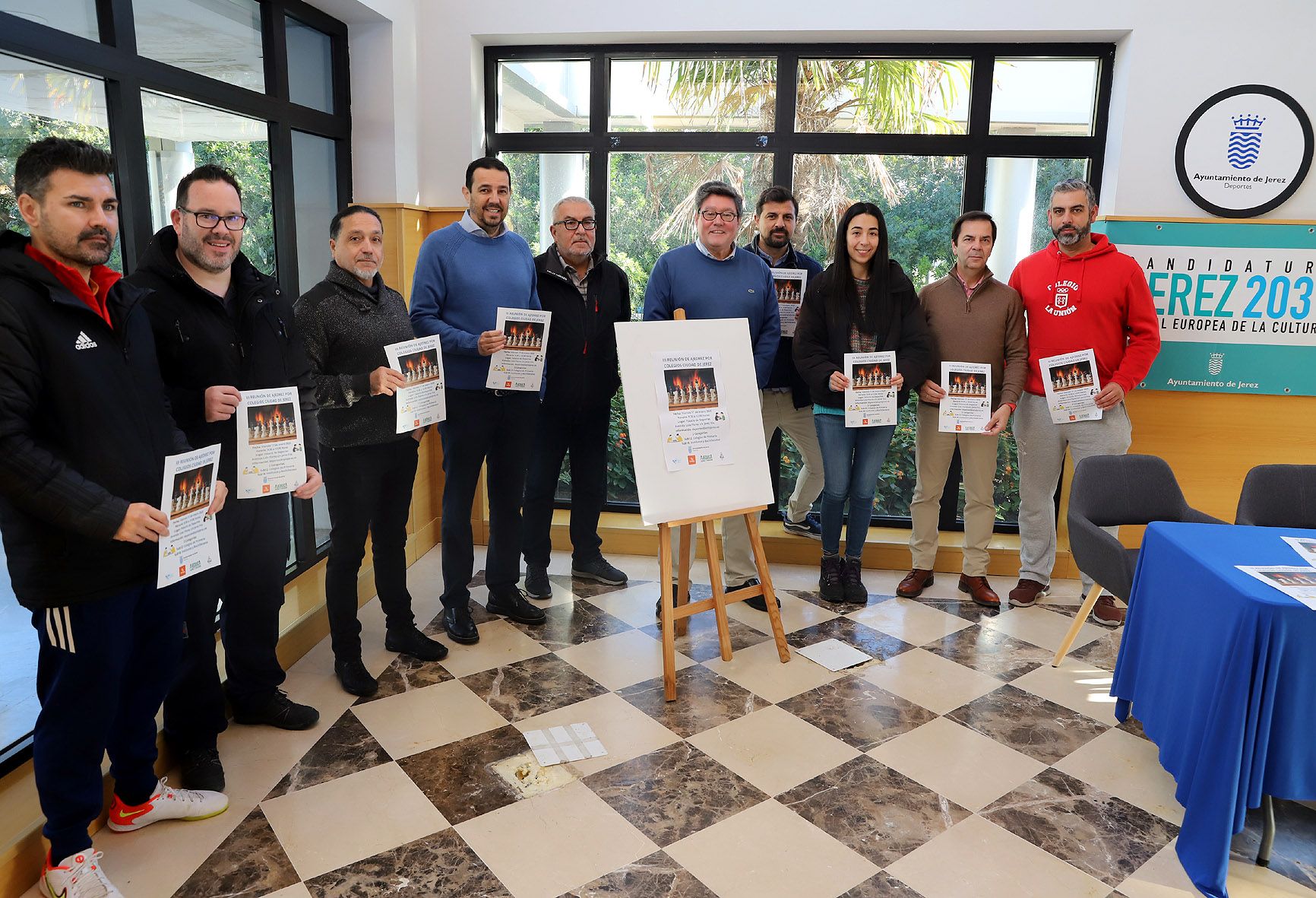 Presentación del campeonato de ajedrez con la presencia de los representantes de los colegios participantes. 