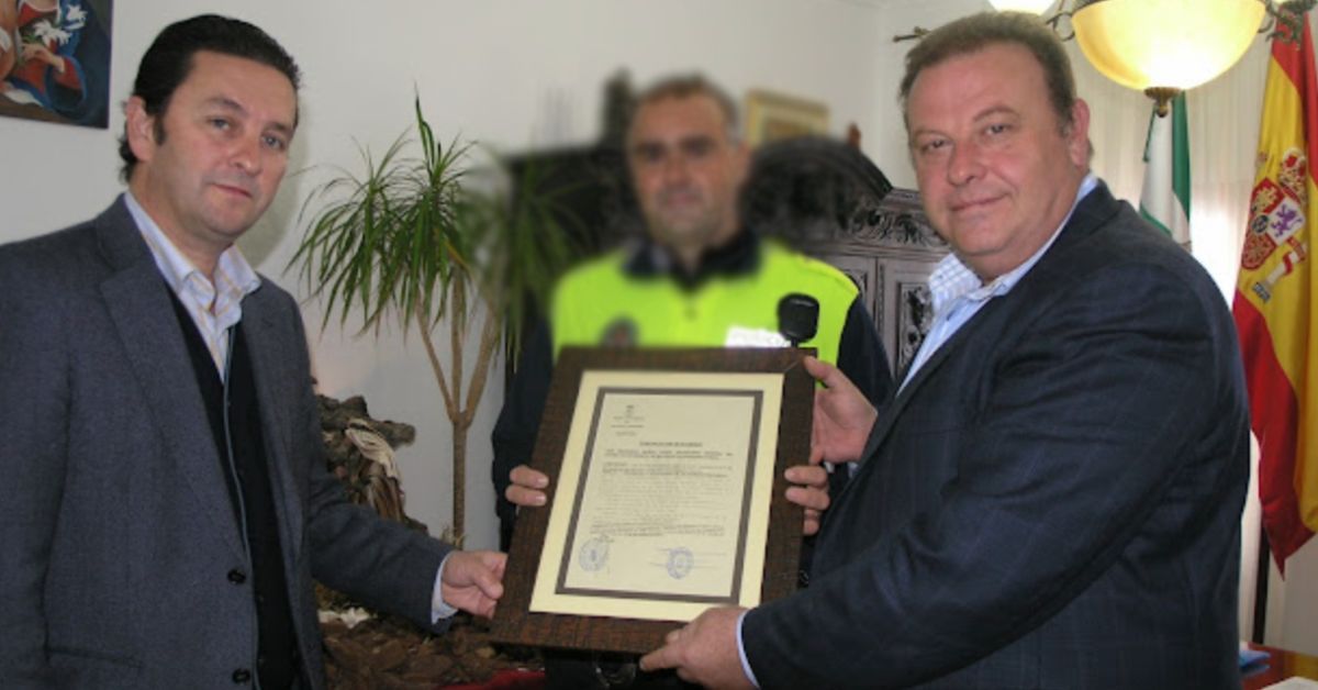 A la derecha, José Luis Núñez, alcalde de Arcos entre 2011 y 2015, junto a Manuel Erdozain, primer teniente de Alcalde en ese periodo.