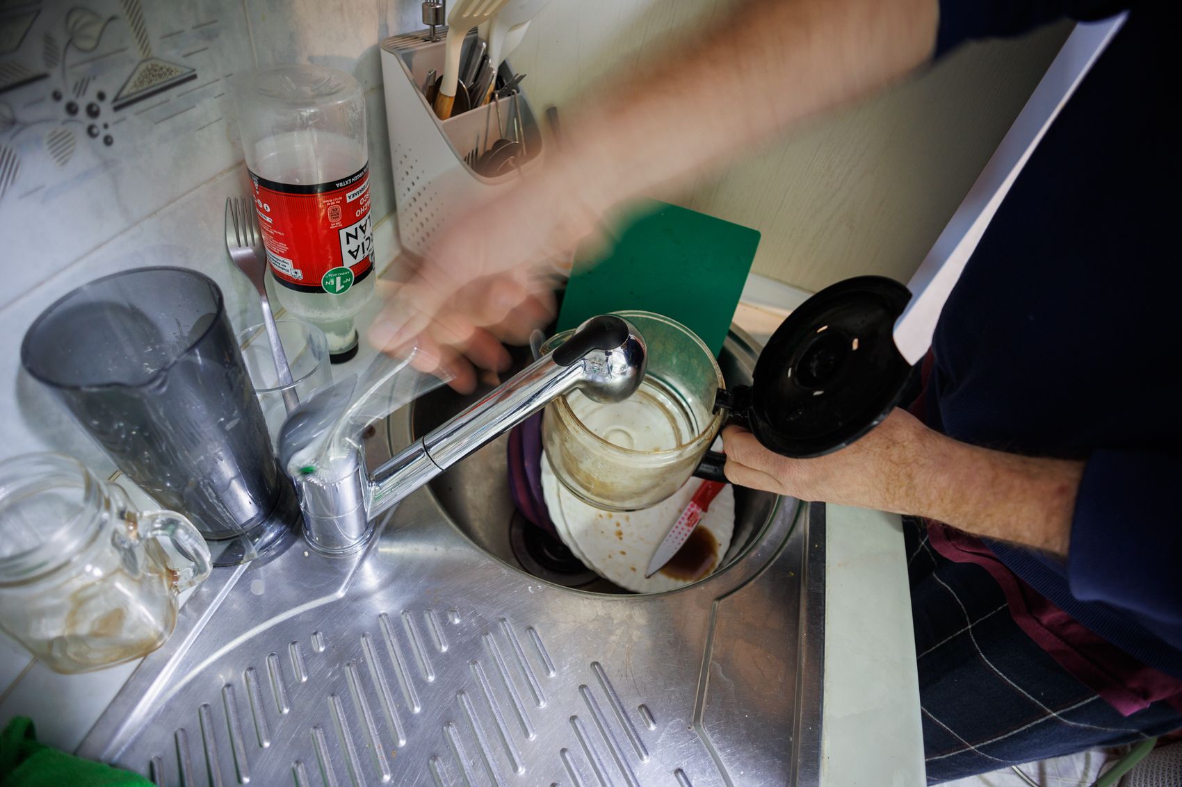 Los pequeños gestos son importantes para el ahorro de agua. Los pequeños gestos son importantes para el ahorro de agua.