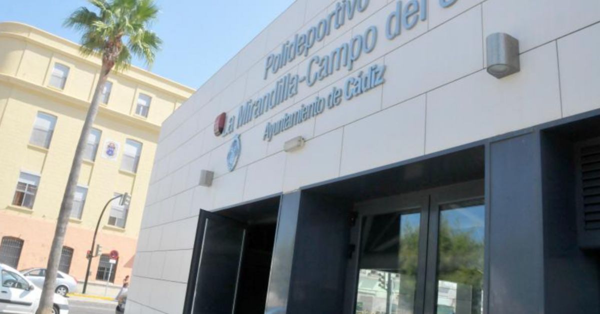 El exhibicionista se encontraba cerca de este polideportivo de Cádiz.