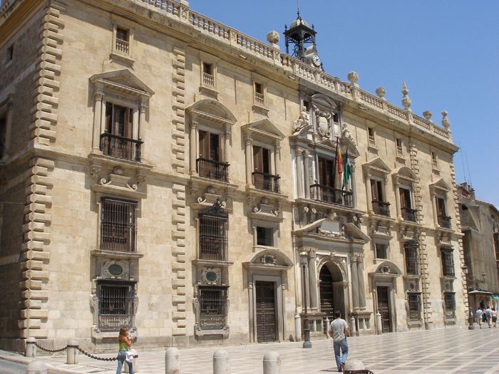 El Tribunal Superior de Justicia de Andalucía, con sede en Granada. Sentencia a un policía por agredir a un detenido.