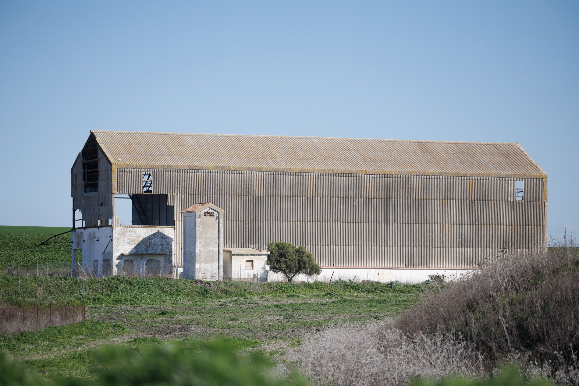 Un silo en Jédula, propiedad de la Junta de Andalucía, que ha salido a subasta varias veces sin éxito.