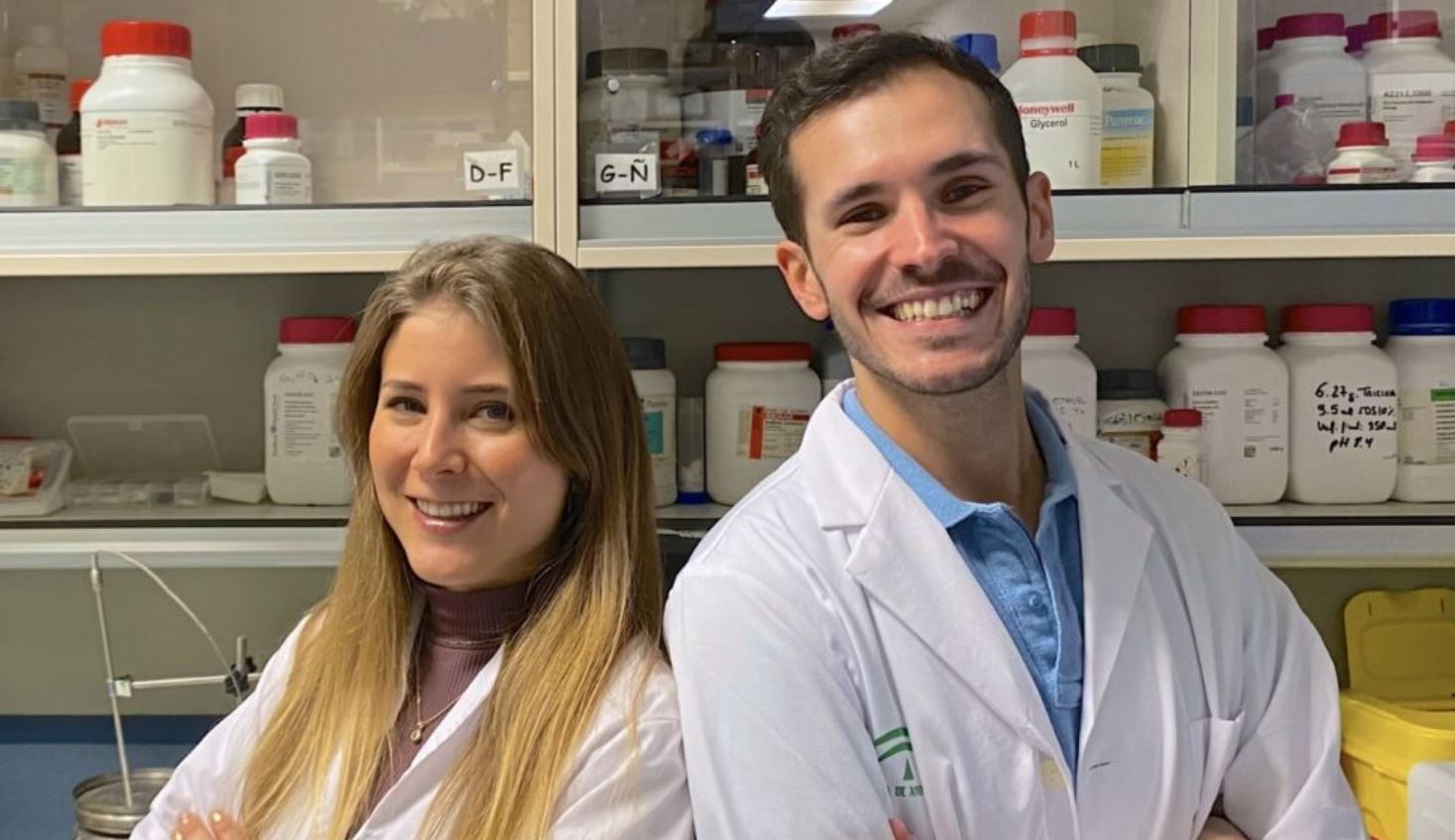 Dos investigadores de menos de 30 años que luchan contra las enfermedades raras.