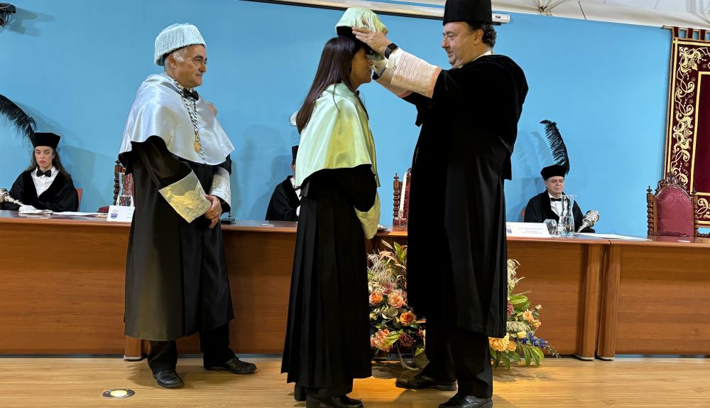 El rector durante la investidura de los nuevos doctores de la UCA.