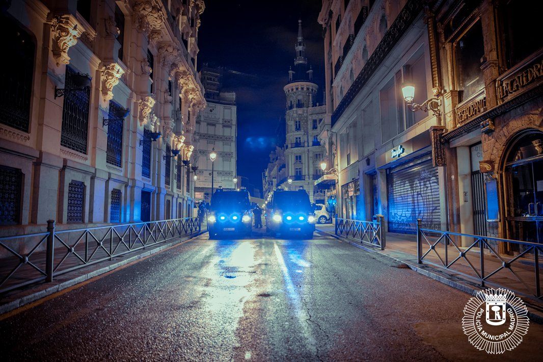 En la imagen, Policía Local de Madrid, que recientemente salvó la vida a un bebé de 10 días.