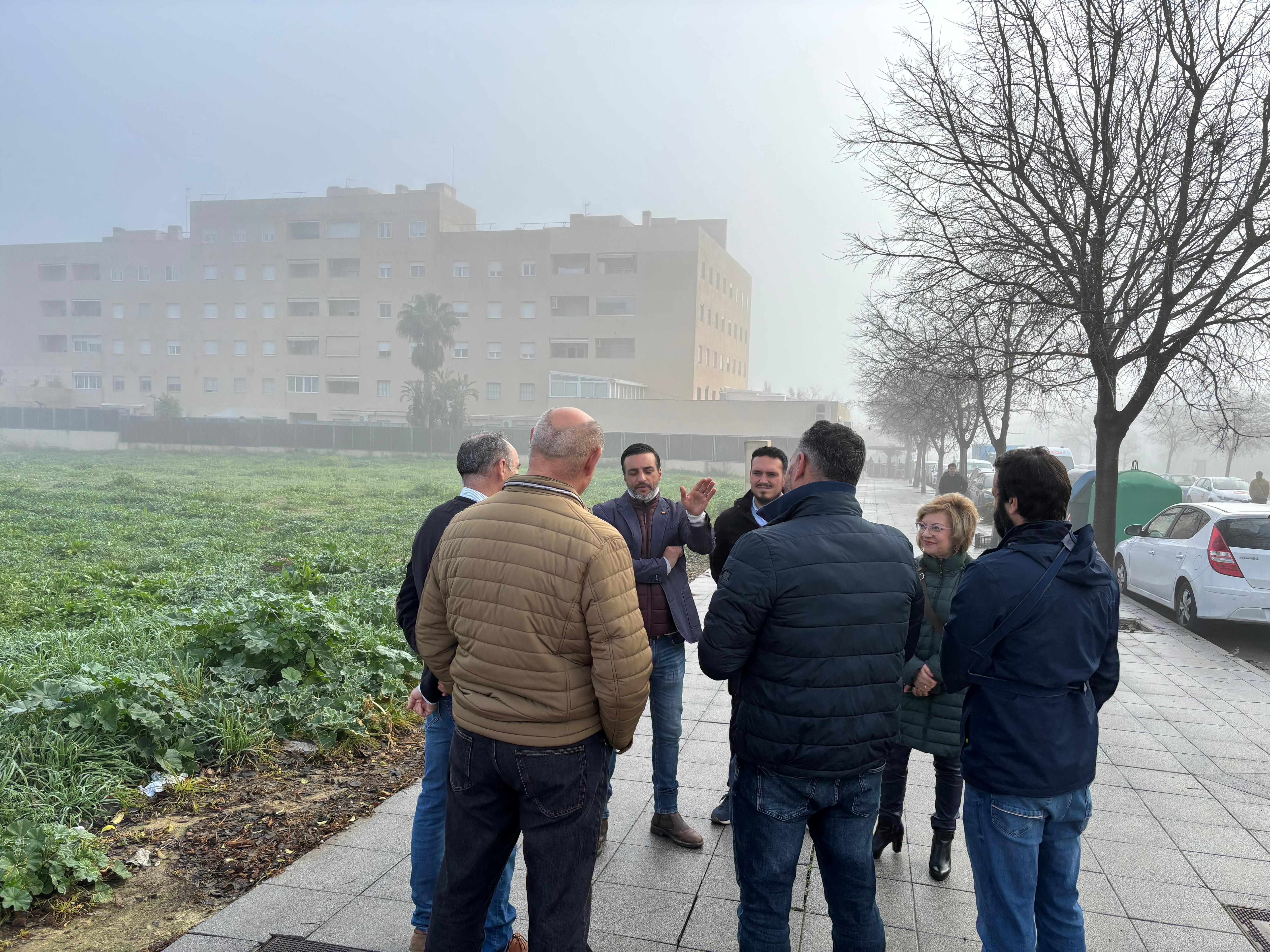 La visita del PSOE a los Jardines de Montealto, en el Norte de Jerez.